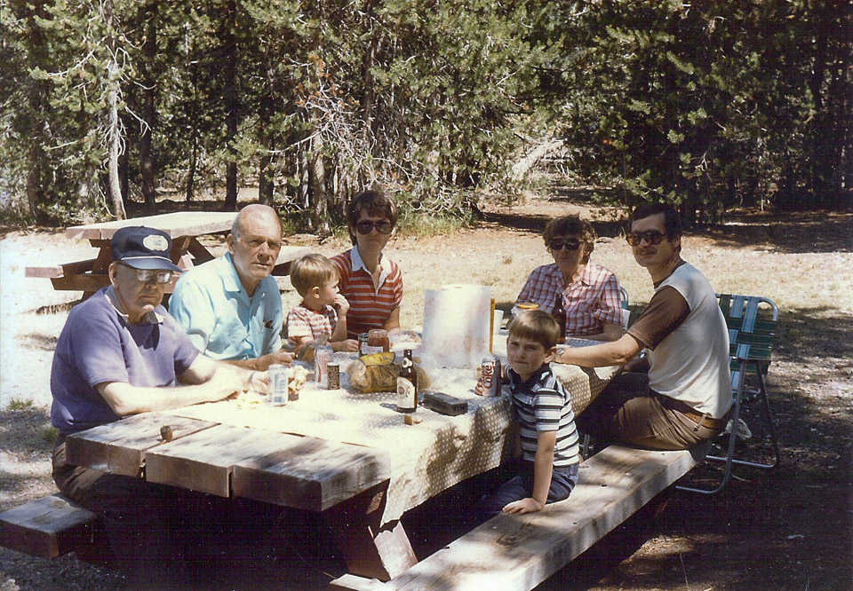 Bob Gray, Doug Murray, Brian, Kathy, Mom, Doug, and Jeff at picnicking Diamond Lake